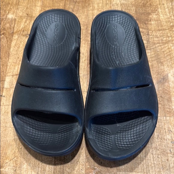 OOFOS Midnight Black Slide Sandals - Picture 1 of 4
